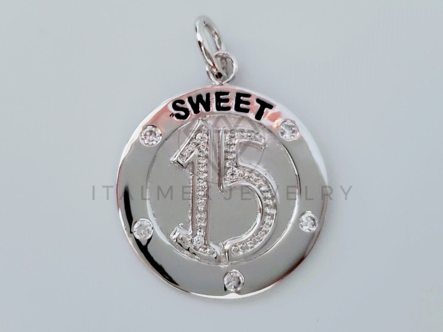 Dije Elegante - 104987 - Diseño 15 Años Circonia Clara Plata Fina .925