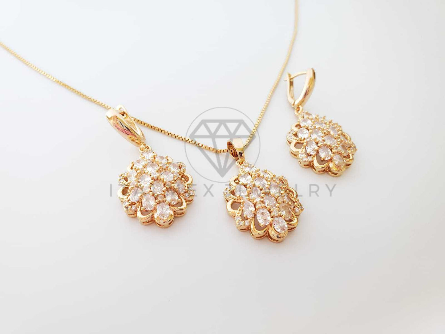 Juego de Lujo - 100616 - Diseño de CZ Color Claro Oro Laminado 18K