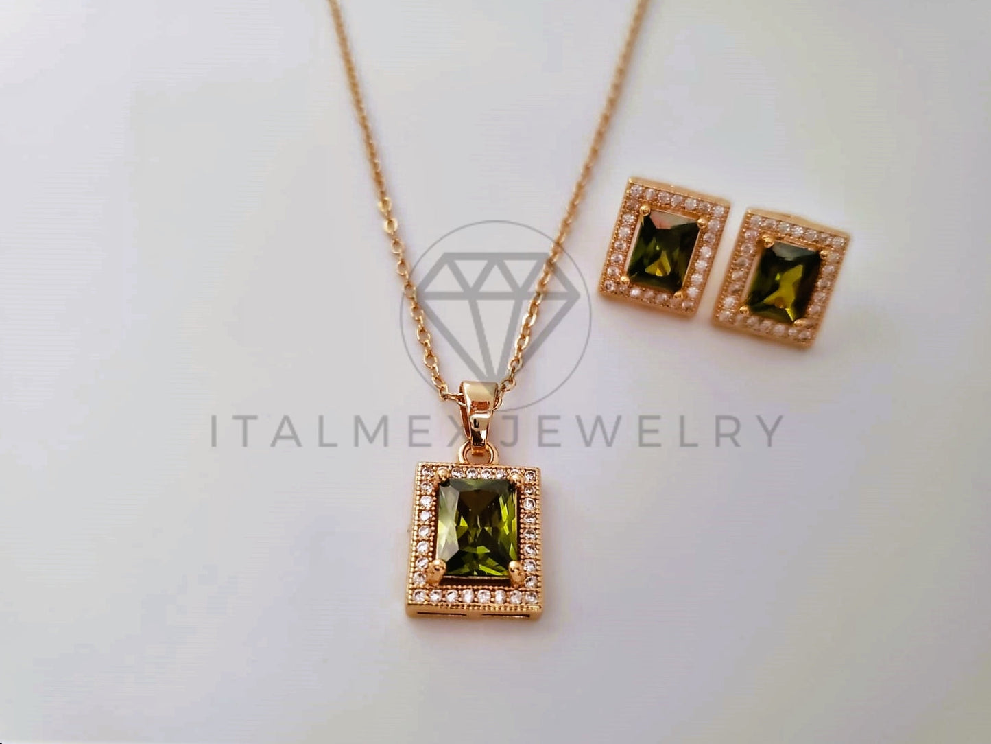 Juego de Lujo - 103943 - Diseño Corte Princesa Circonia Verde Oro Laminado 18K