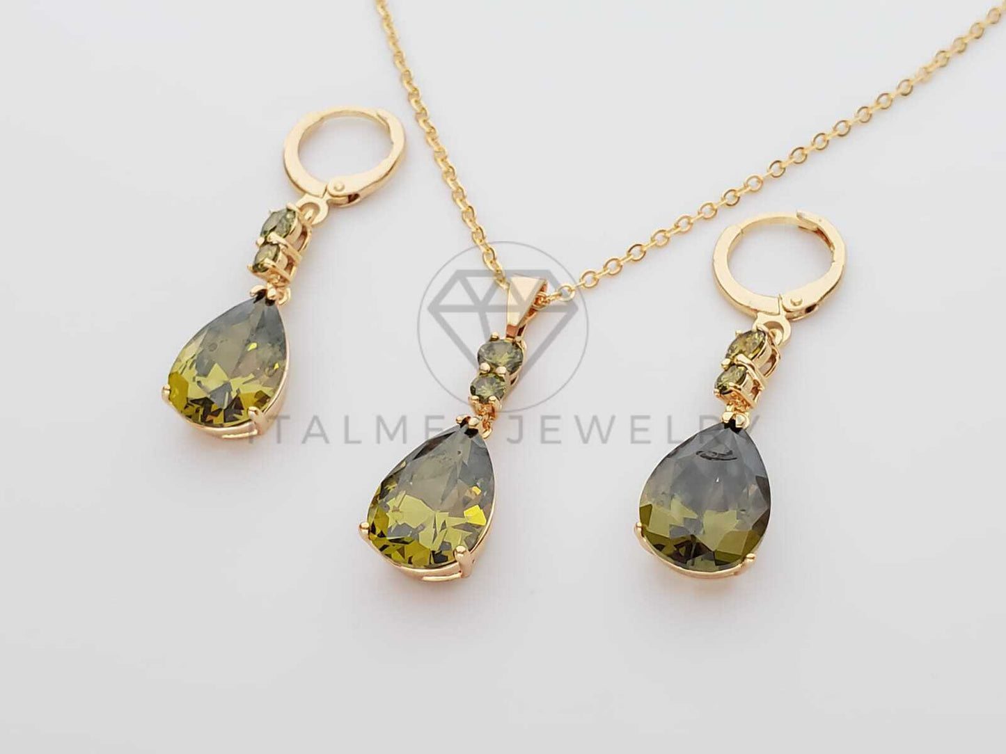Juego de Lujo - 100640 - Diseño de CZ Gota Color Verde Oro Laminado 18K