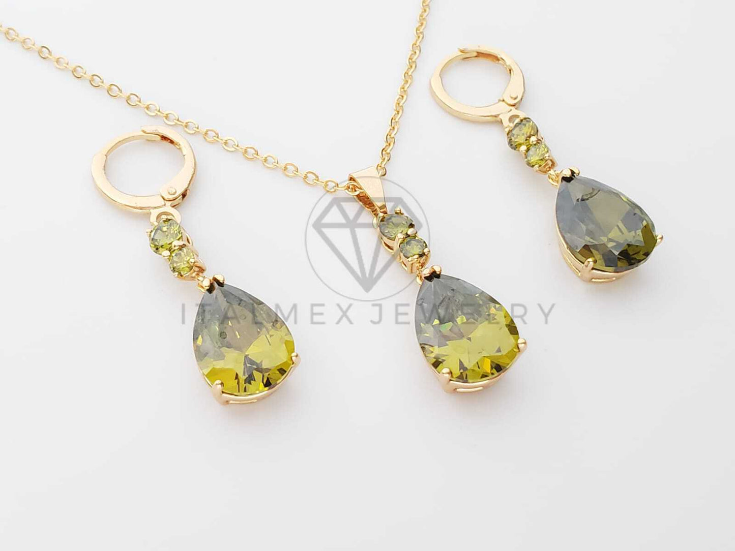 Juego de Lujo - 100640 - Diseño de CZ Gota Color Verde Oro Laminado 18K