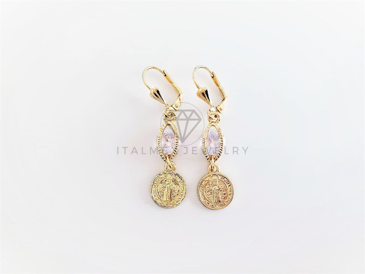 Arete Elegante - 102881 - Diseño de San Benito con CZ Clara Oro Laminado 18K