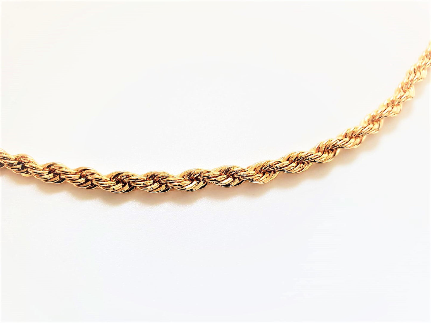 Cadena Clásica - 102833 - Estilo Torzal 4mm/28" Dorada Oro Laminado 18K
