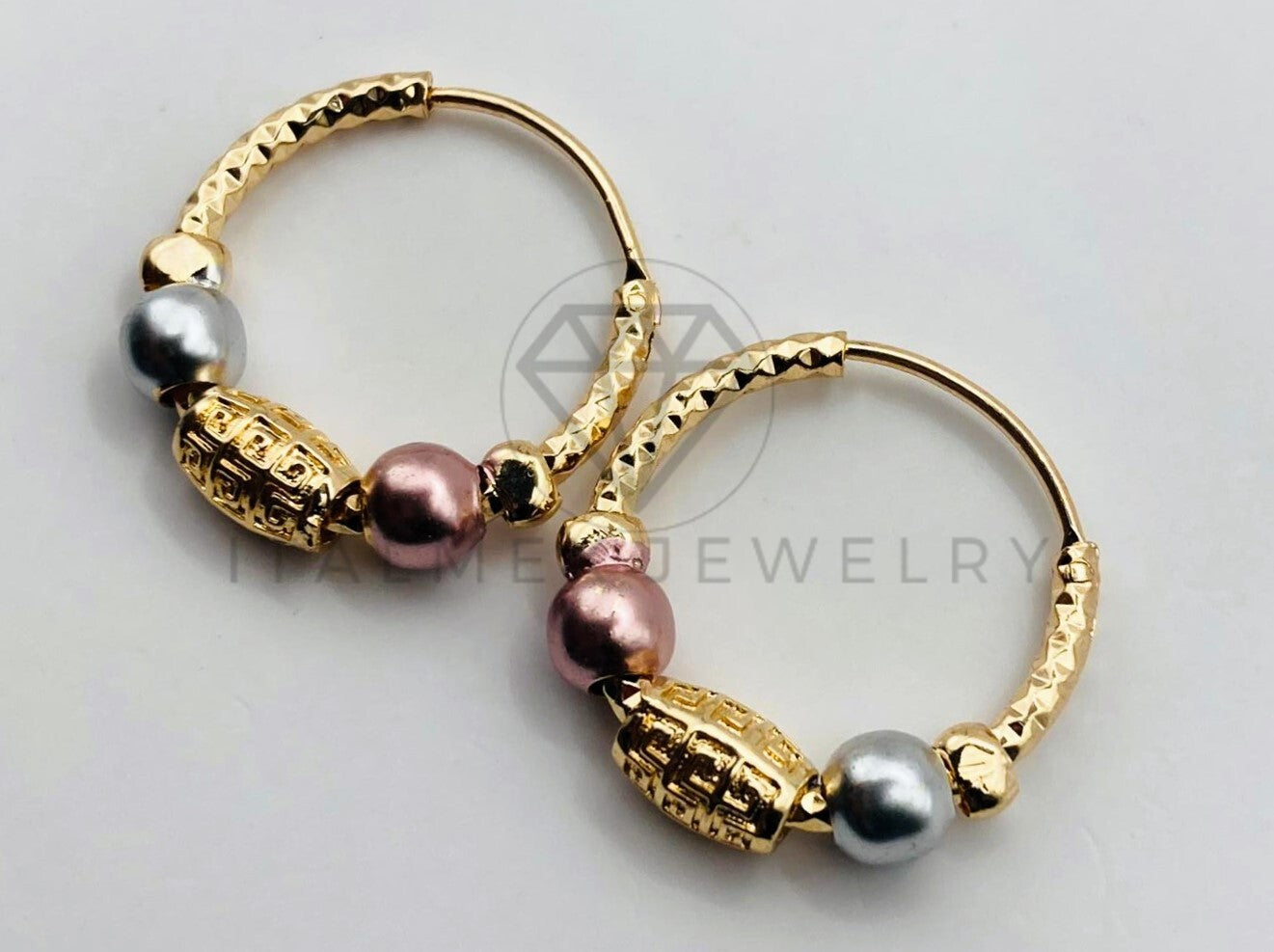 Arete de Lujo - 106012 -Arracada Bola Oval y Grecas 3 Oros - Oro Laminado 18K
