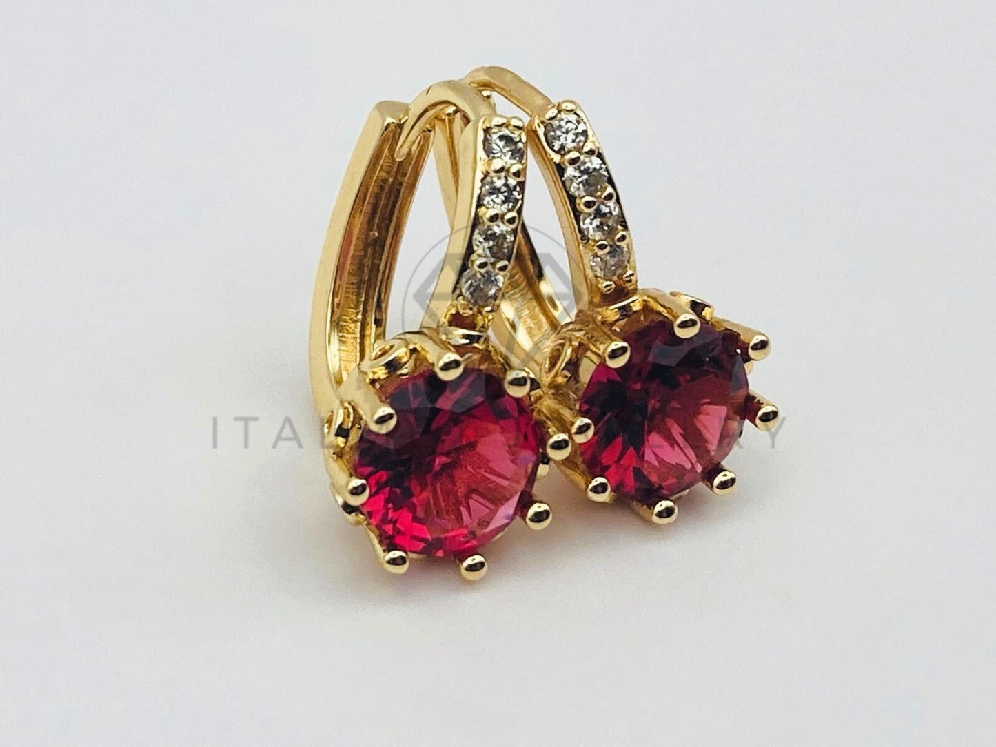 Arete de Lujo - 103683 - Diseño Corte Redondo Circonia Roja Oro Laminado 18K
