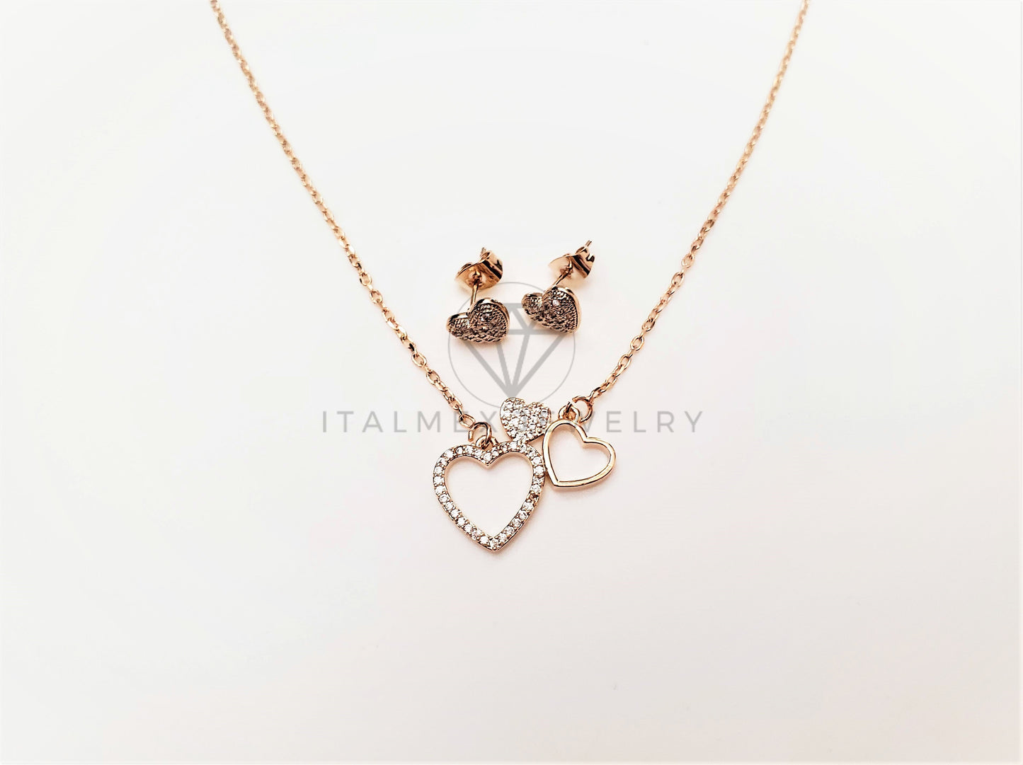 Juego de Lujo - 103407 - Diseño Corazones con CZ Clara Oro Laminado 18K
