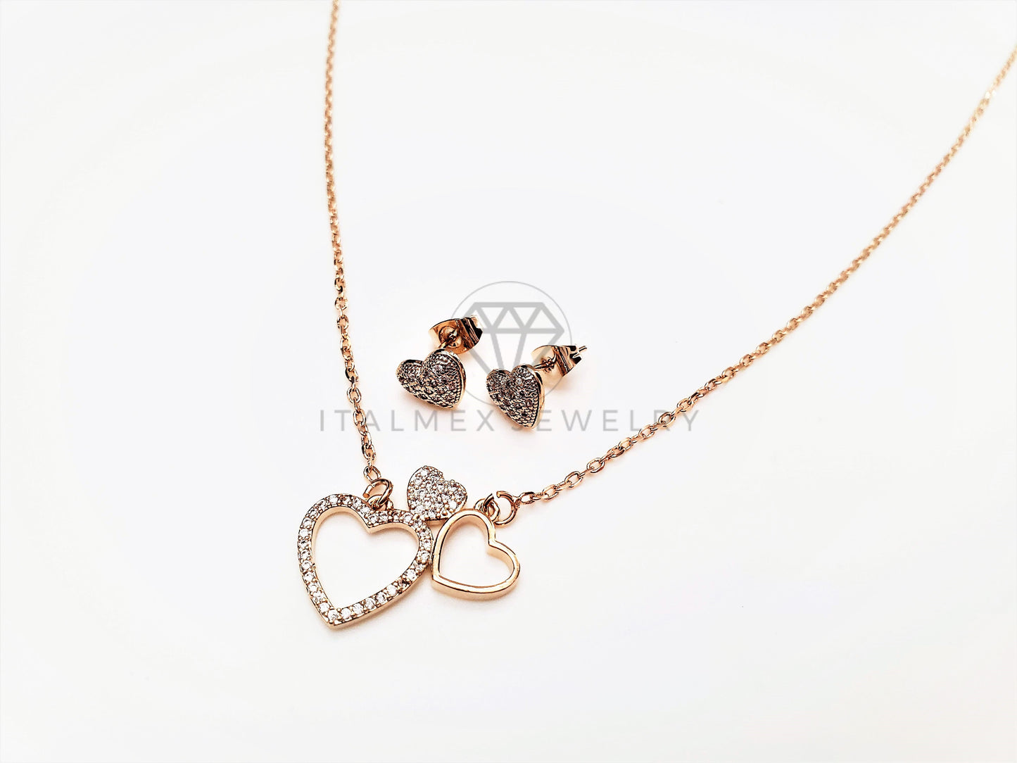 Juego de Lujo - 103407 - Diseño Corazones con CZ Clara Oro Laminado 18K