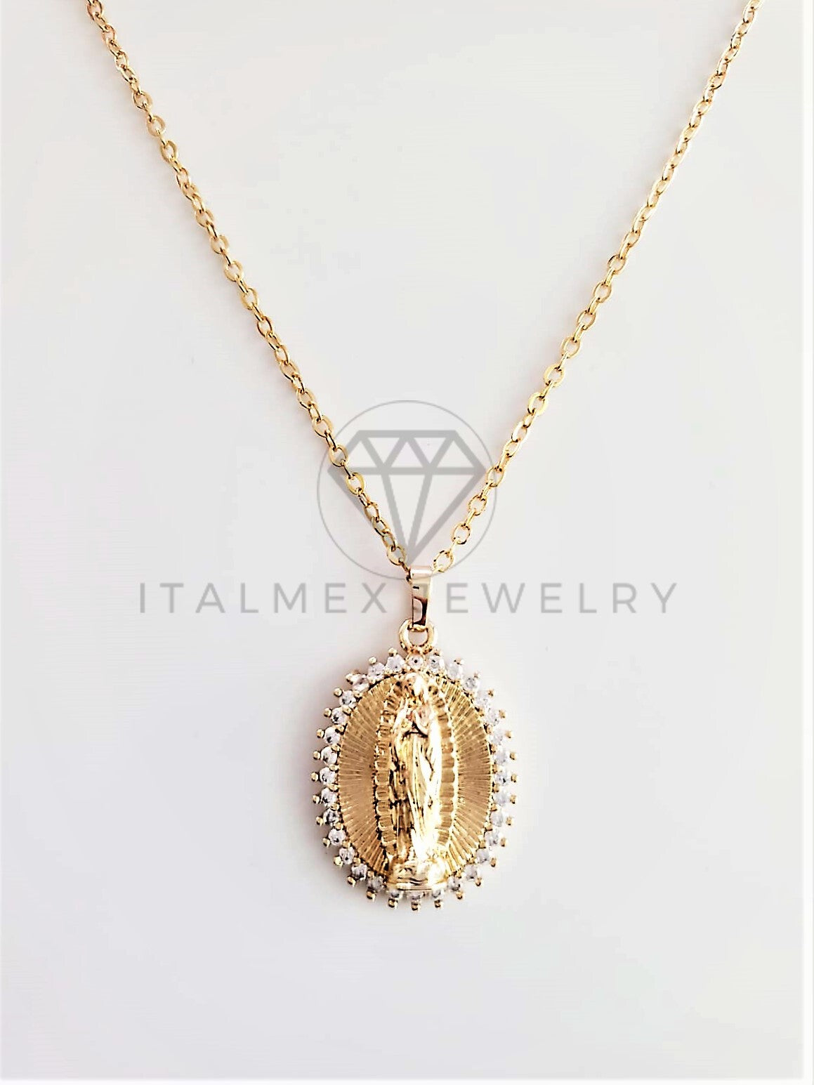 Dije Elegante - 102763 - Dije Virgen de Guadalupe CZ Clara Tamaño Chico Oro Laminado 18K