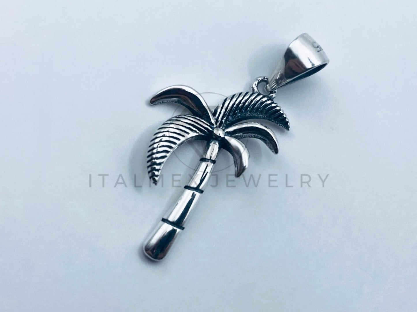 Dije Elegante - 105681 - Diseño Palmera Chica Plata .925