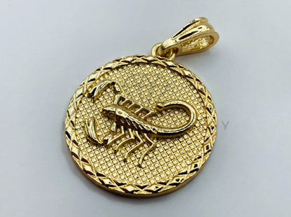 Dije de Lujo - 105721 - Dije Moneda Escorpion Oro Laminado 18K