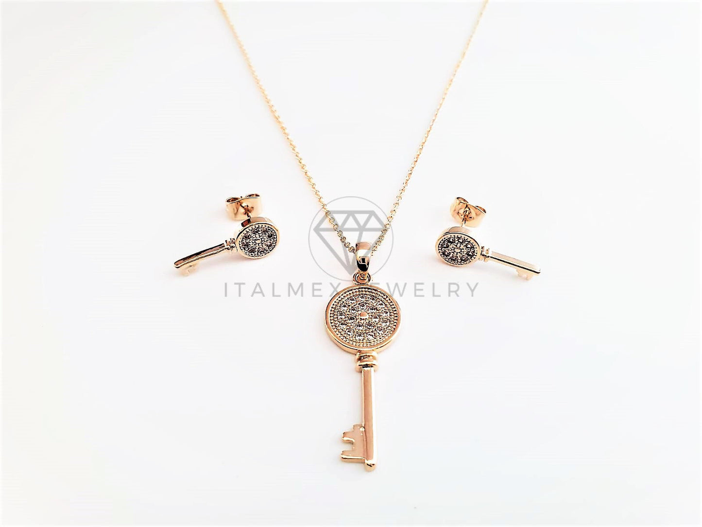Juego de Lujo - 103030 - Diseño de Llaves CZ Clara Oro Laminado 18K