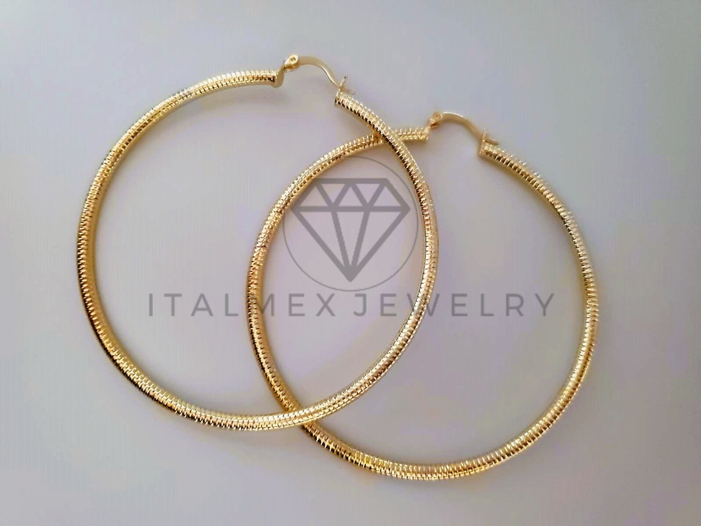 Arracada de Lujo - 104495 - Estilo Tubo Rayada Dorada 70mm Oro Laminado 18K