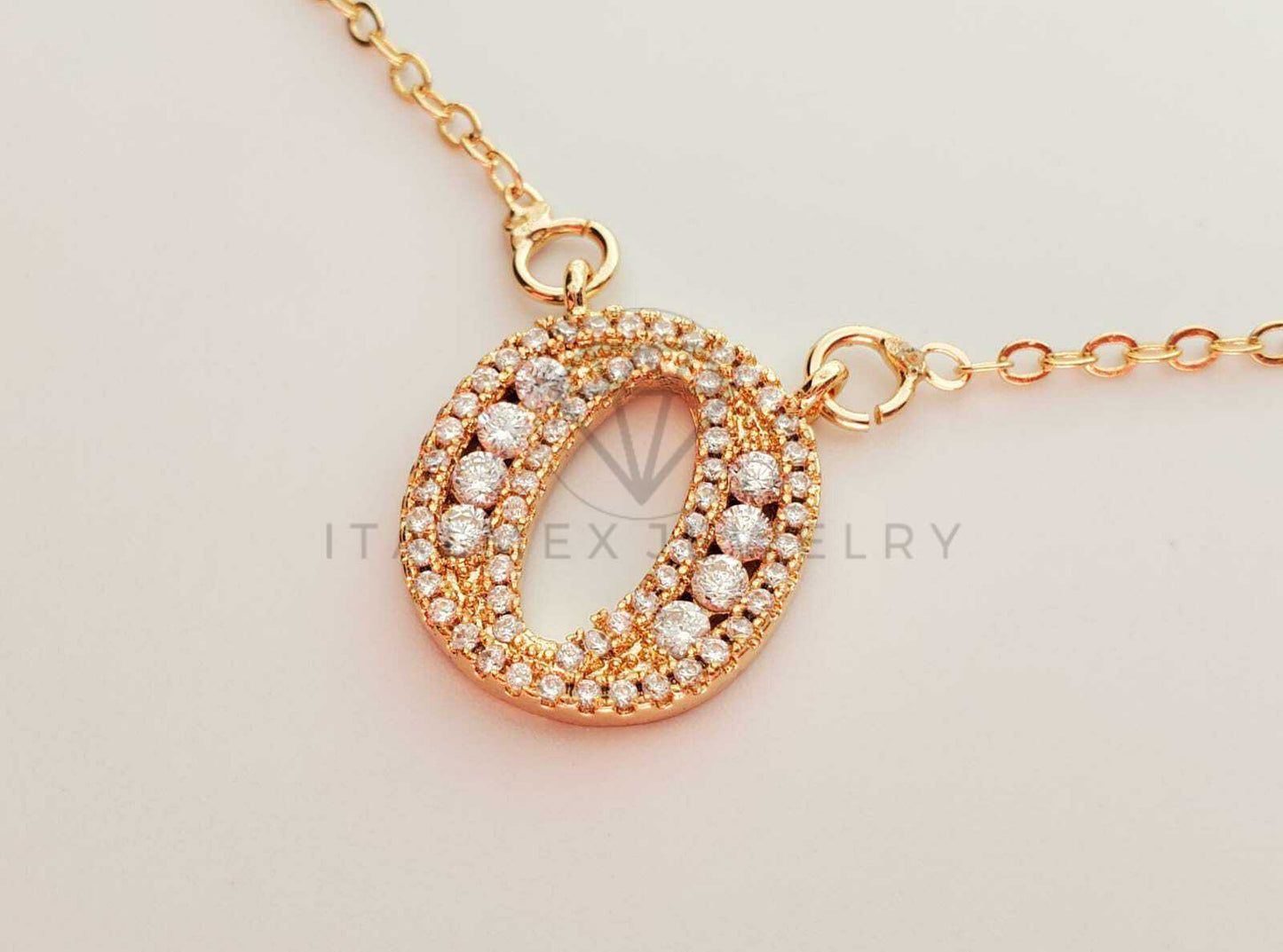 Collar Elegante - 101422 - Collar Inicial "O" Con CZ Clara Oro Laminado 18K
