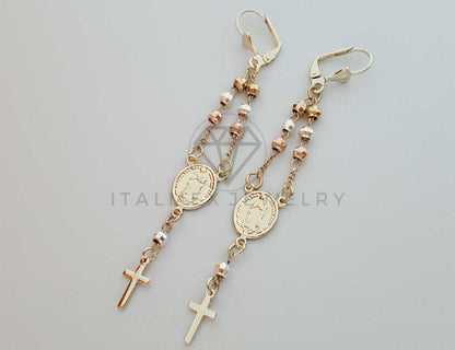 Arete de Lujo - 100736 - Arete Largo diseño de Rosario Virgen 3 Tonos Oro Laminado 18K