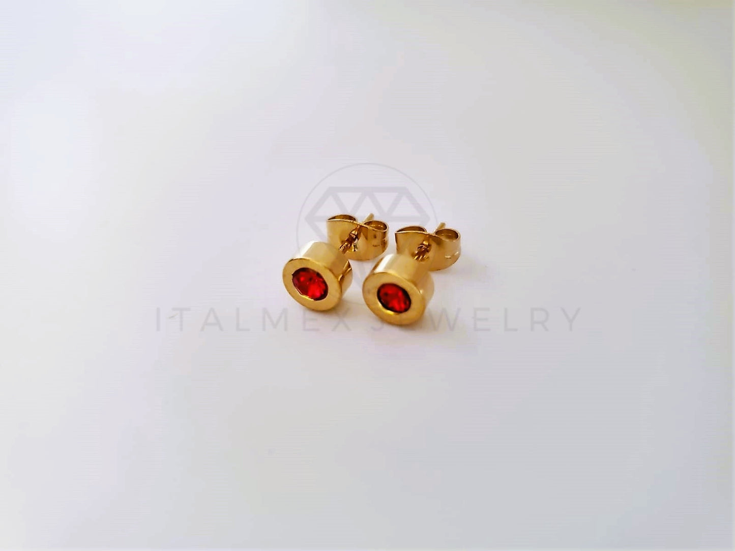 Broquel de Lujo - 104091 - Diseño Biselado 6mm CZ Roja Oro Laminado 18K