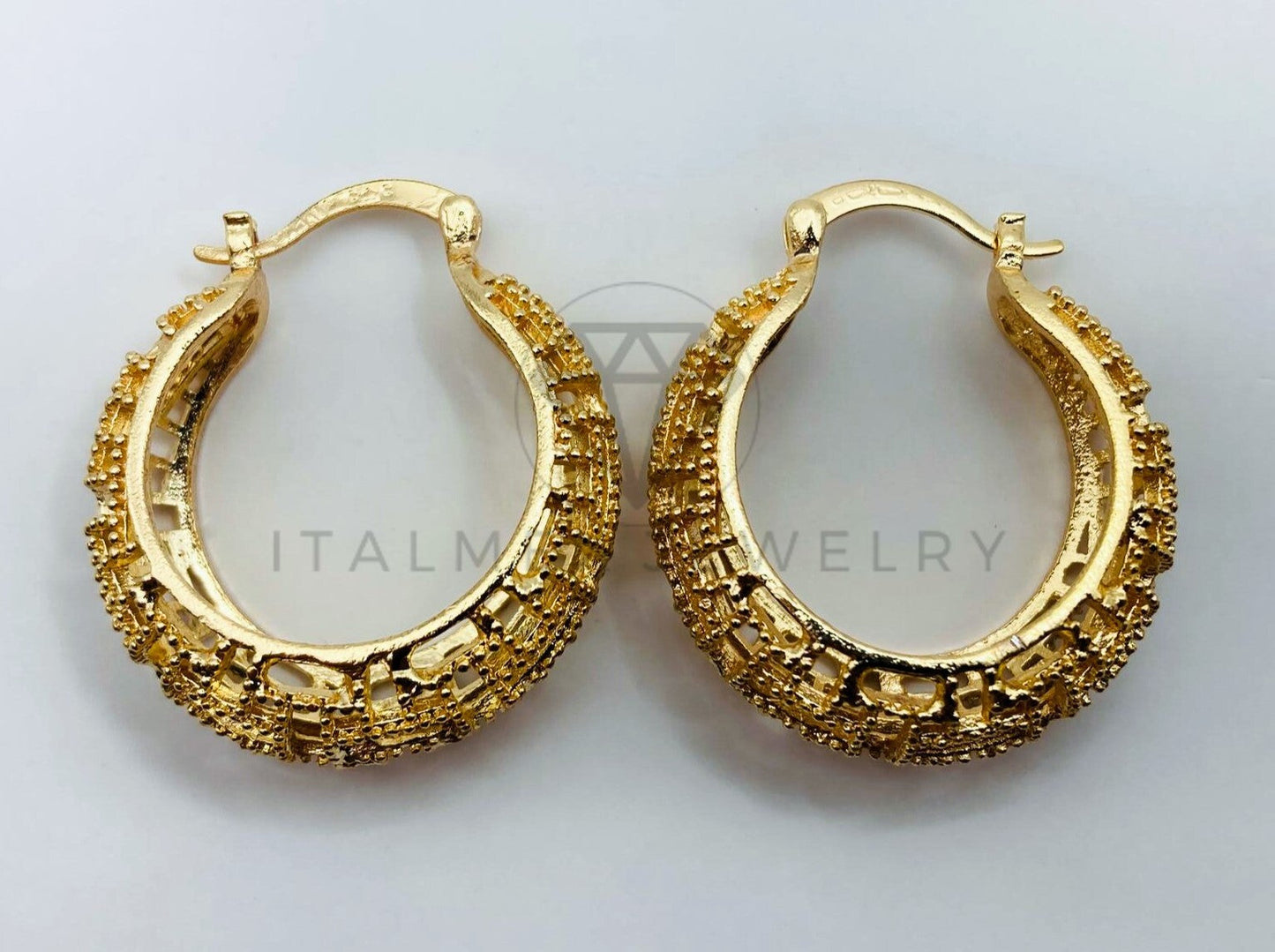 Arete de Lujo - 105800 - Arete Canasta con Grecas Oro Laminado 18K