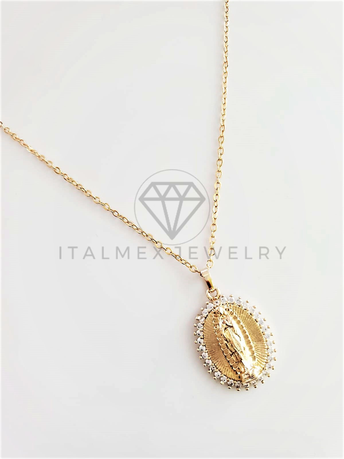 Dije Elegante - 102763 - Dije Virgen de Guadalupe CZ Clara Tamaño Chico Oro Laminado 18K