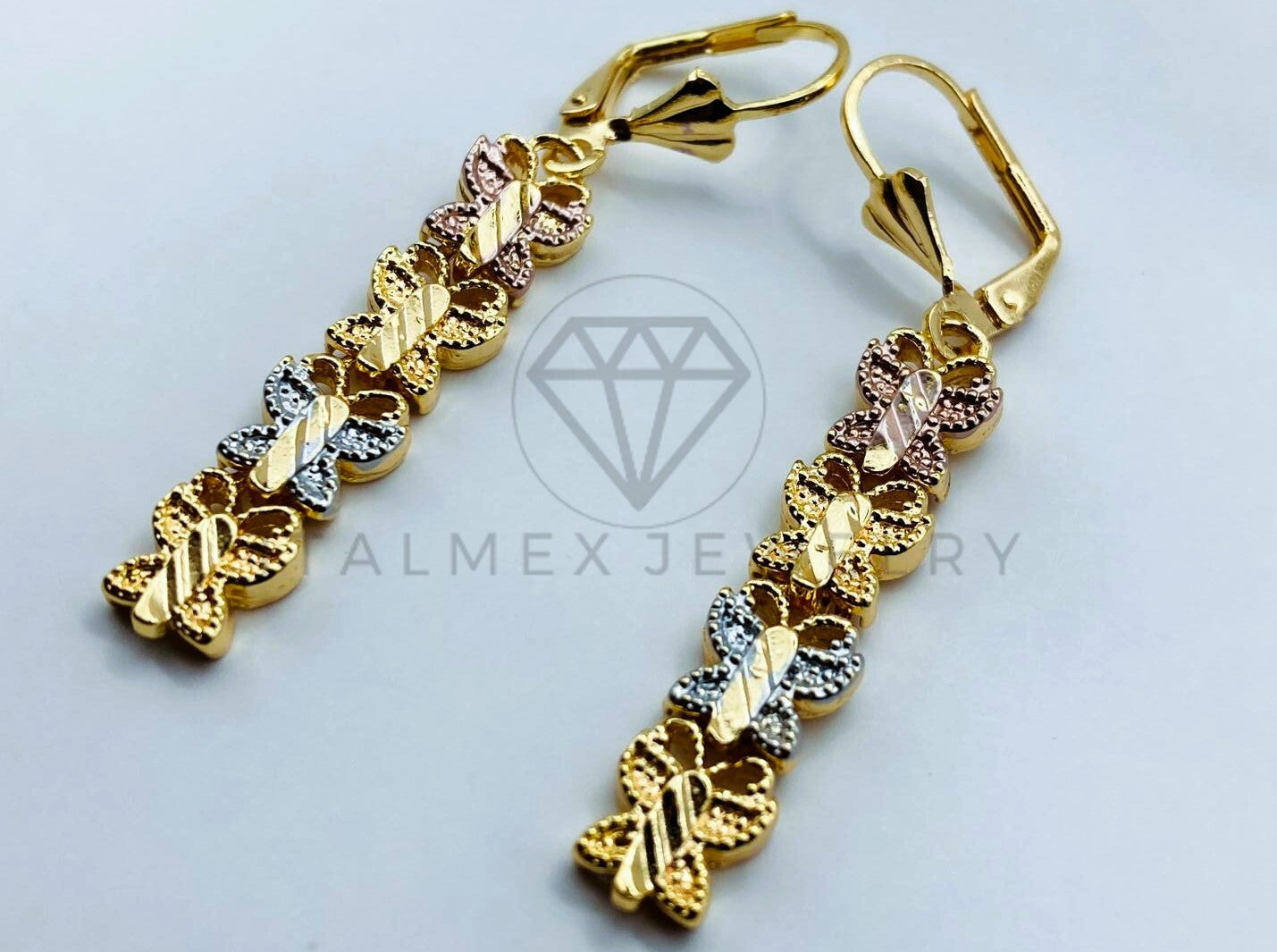 Arete de Lujo - 105778 - Arete Mariposas Diamantadas Oro Laminado 18K