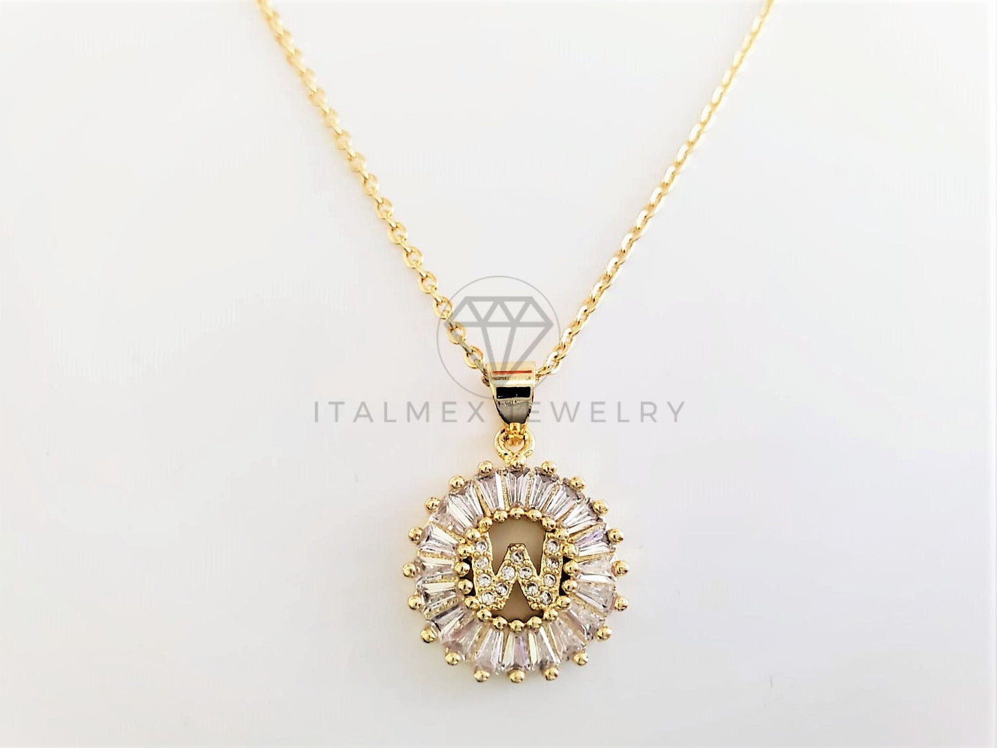 Collar Elegante - 102626 - Collar Inicial "W" Con CZ Clara Oro Laminado 18K