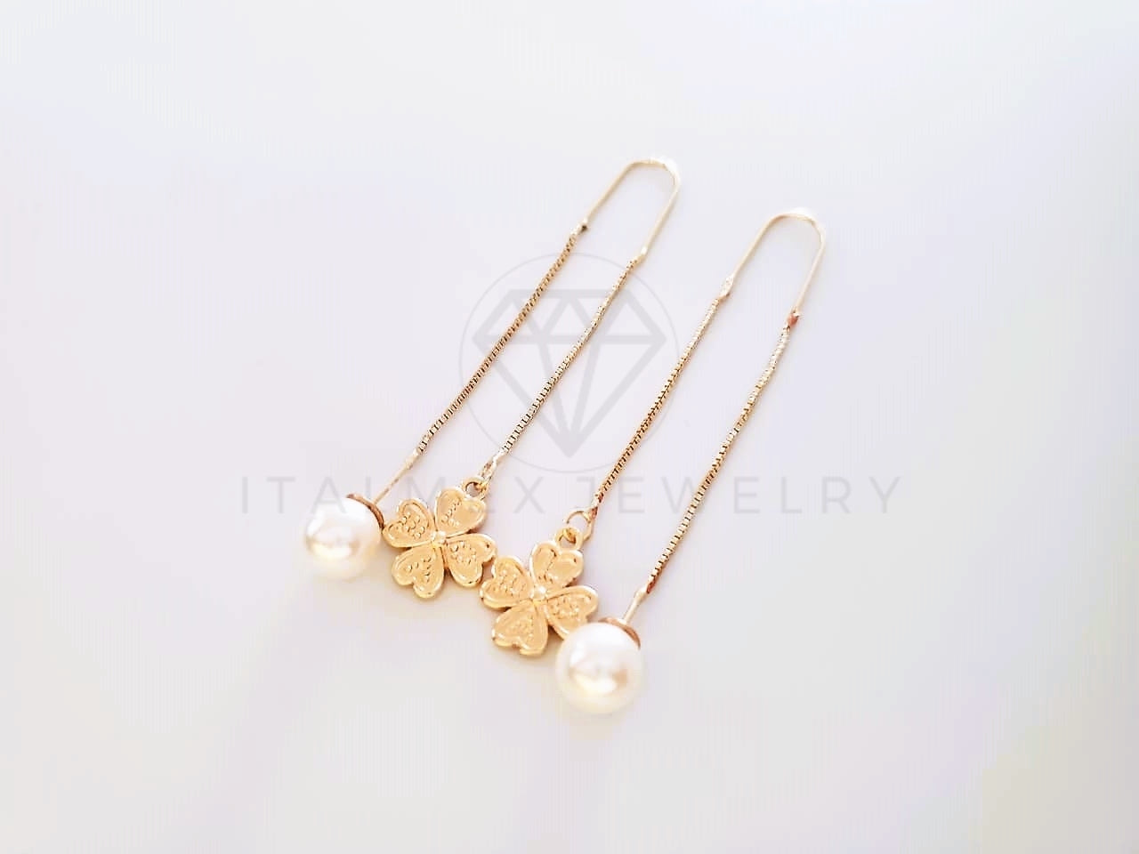 Arete de Lujo - 104028 - Estilo Violador Trebol CZ Color y Perla Oro Laminado 18K