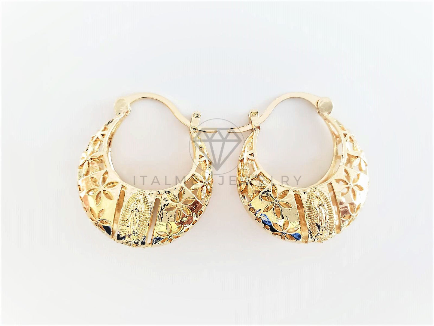 Arete Elegante - 102884 - Estilo Canasta con Virgen de Guadalupe y Flor Oro Laminado 18K